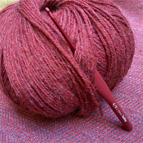 Tulip Etimo Red Crochet Hook - 2.50mm Image 1