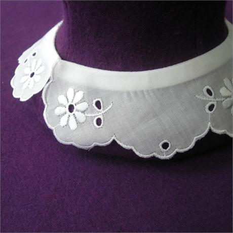 Peter Pan Collar Image 1