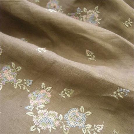 Tapestry Embroidered Linen Image 1