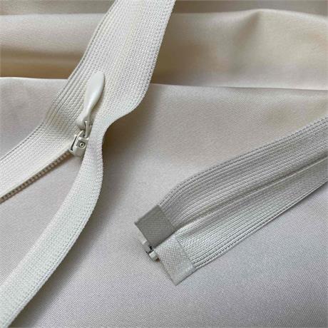 KCC No.4 Invisible Lace Tape Open-End - 66cm Image 1