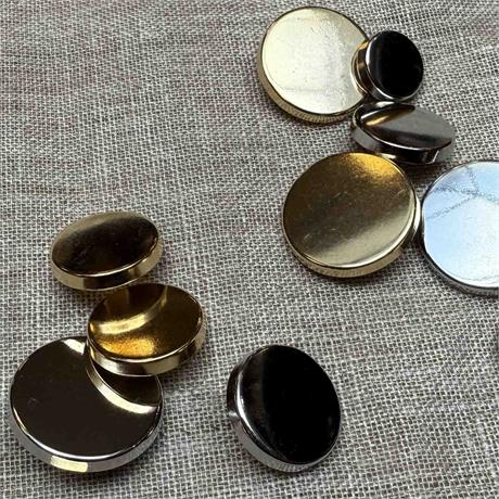 Metal Shank Button Button Image 1