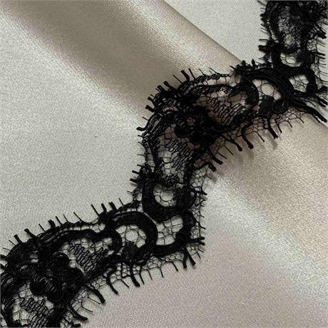 Fine French Corded Leavers Lace Scallop Image 1