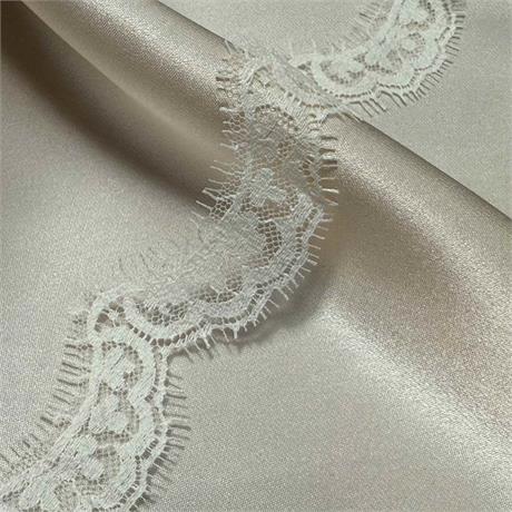 Fine French Leavers Scallop Edge Lace Tr Image 1