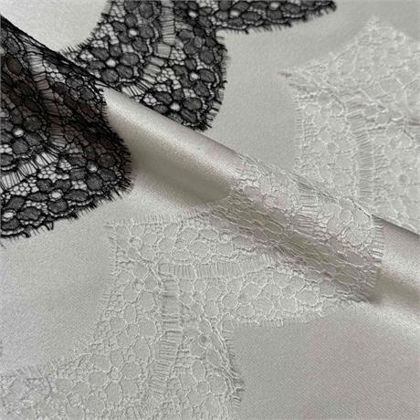 Fine French Leavers Lace Scallop Image 1
