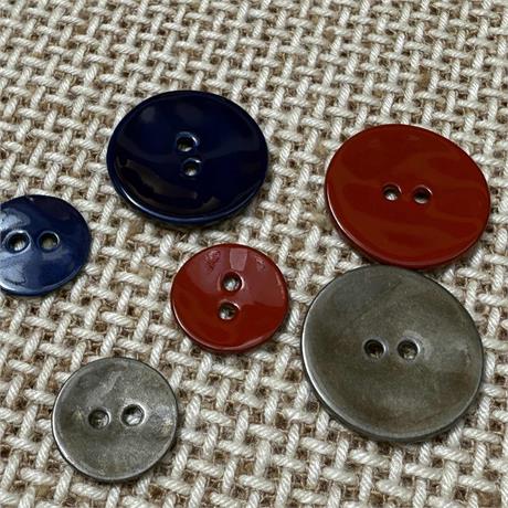 Italian 2-Hole Enamelled Metal Button Image 1