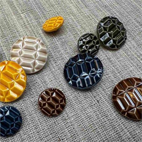 Italian Polyester Ceramic Effect Shank Button Image 1