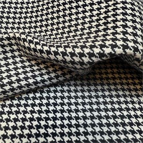 Cotton Dogstooth Canvas Image 1