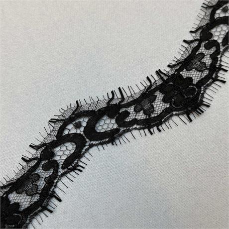 Fine French Corded Leavers Lace Scallop Image 1