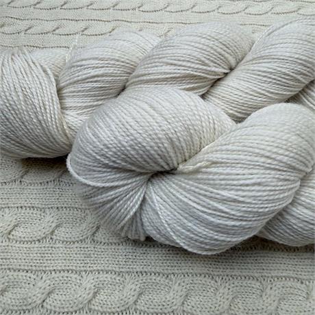 Undyed Corriedale Sock Twist = 100g Image 1