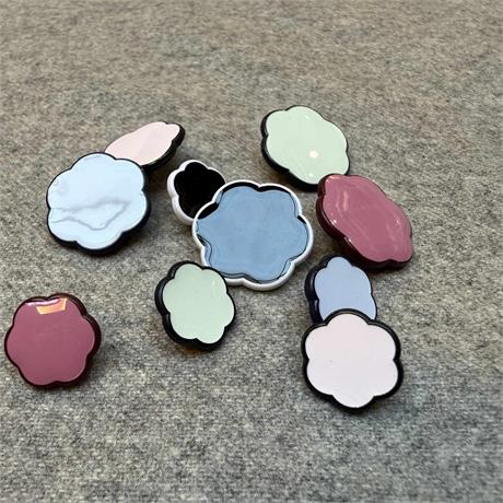 Italian Nylon Enamelled Flower Shank Button Image 1