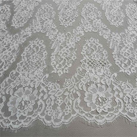 Rose Bordered Leavers Lace Image 1