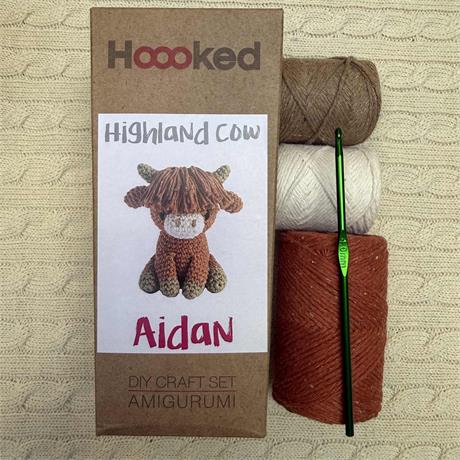 Hoooked Crochet Kit - Highland Cow Aidan Image 1
