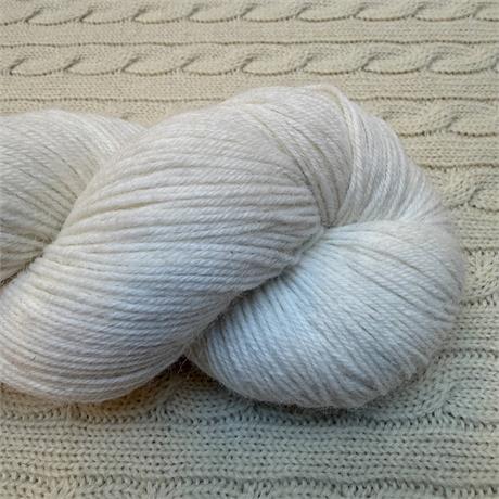 Undyed AlpaSoft Sock Yarn  - 100g = 400m Image 1