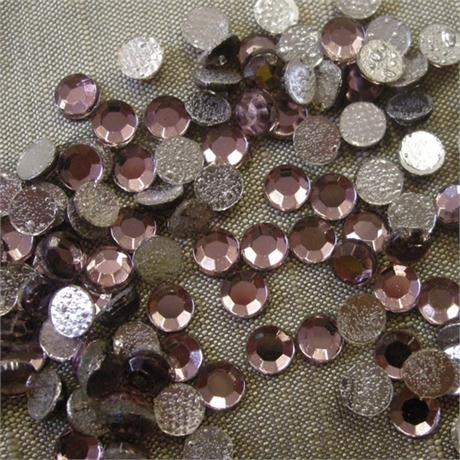 Hot Fix Czech Crystal Chaton Roses - Light Amethyst SS16 Image 1