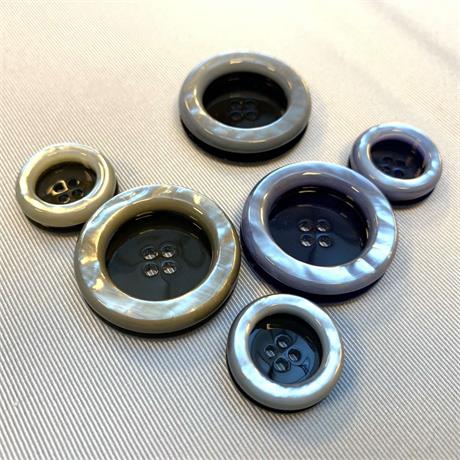 Italian Pearlised 4-Hole Button Image 1
