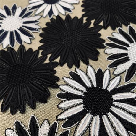 Italian Viscose/Polyester Macrame Large Daisy Trim Image 1