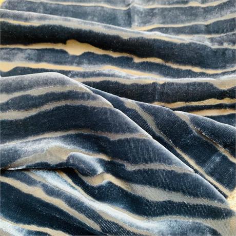 Devoré Velvet Image 1