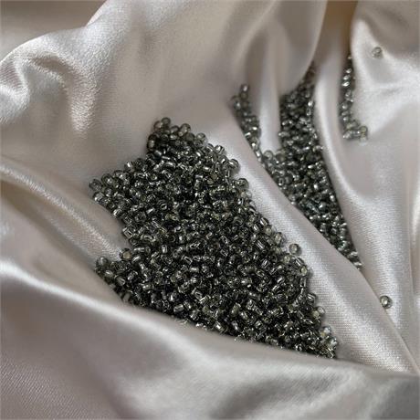 Toho Seed Beads - Transparent Silver Lined Black Diamond Image 1