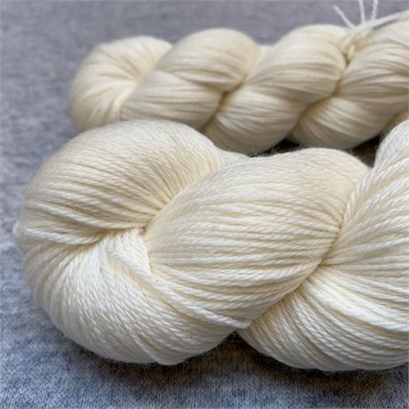 Superwash Ultra Merino 4-ply Image 1