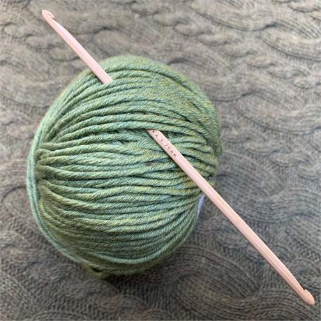 SeeKnit Shirotake 3.75mm Bamboo Tunisian Double Ended Crochet Hook Image 1