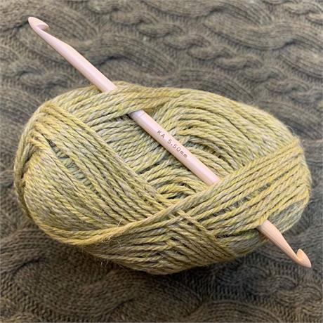 SeeKnit Shirotake 5.5mm Bamboo Tunisian Double Ended Crochet Hook Image 1