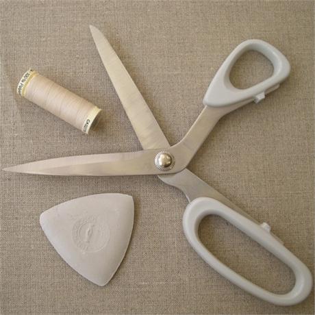 Janome Wizards Dressmaking - Serrated Blades Image 1