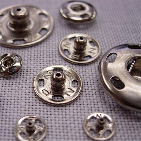 PRYM 7mm Black Snap Fasteners Image 1