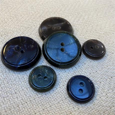 Italian Glittery 2- Hole Button Image 1