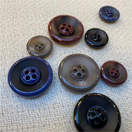 Italian Colour Edge Mock Horn 4-Hole Button Image 1