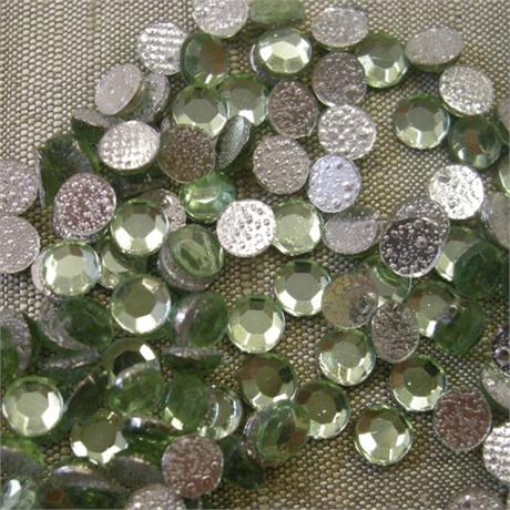 Hot Fix Czech Crystal Chaton Roses - Peridot SS16 Image 1