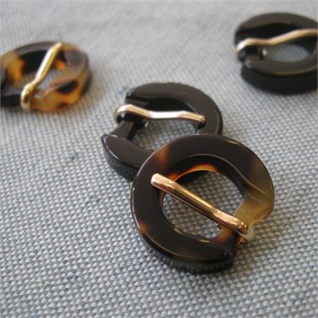 Round Resin Buckle Image 1