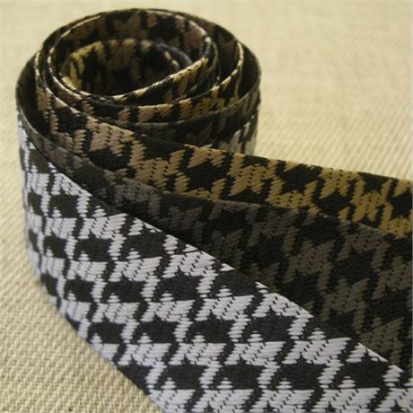 Dogs Tooth Bias Binding 25mm Image 1