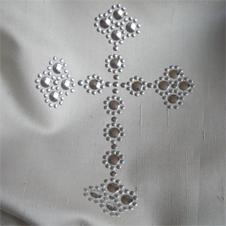 Metal Cross Motif Image 1
