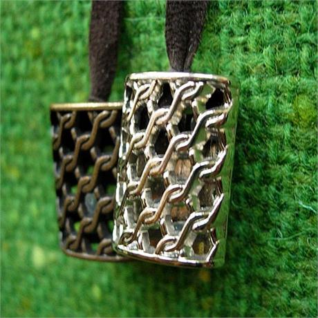 Metal Lattice Cord End Image 1