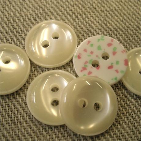 Plastic Pearl Button 15mm Image 1