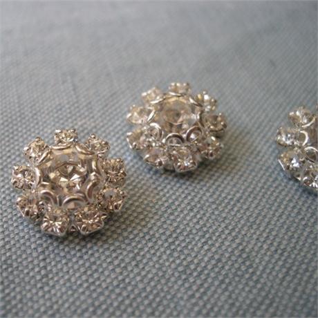 Crystal Flower Button 16mm Image 1