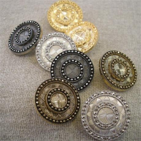 Metallic Plastic Button Sz36 Image 1