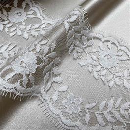 Fine French Double Scallop Lace Trim Thumbnail Image 1