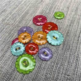 Italian 2-Hole Plastic Flower Button thumbnail