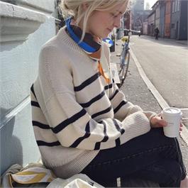 Marseille Ladies' Sweater Pattern Thumbnail Image 0