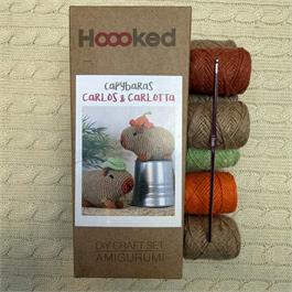 Hoooked Crochet Kit - Capybaras Carlos & Carlotta thumbnail